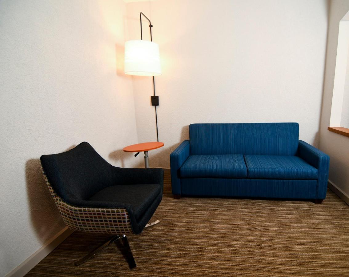 Suite - Mobility Access/Hearing Accessible at Holiday Inn Express & Suites Port Clinton-Catawba Island by IHG