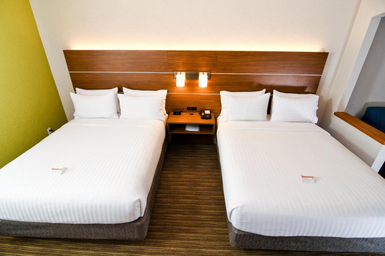 Feature Suite - Non-Smoking at Holiday Inn Express & Suites Port Clinton-Catawba Island by IHG