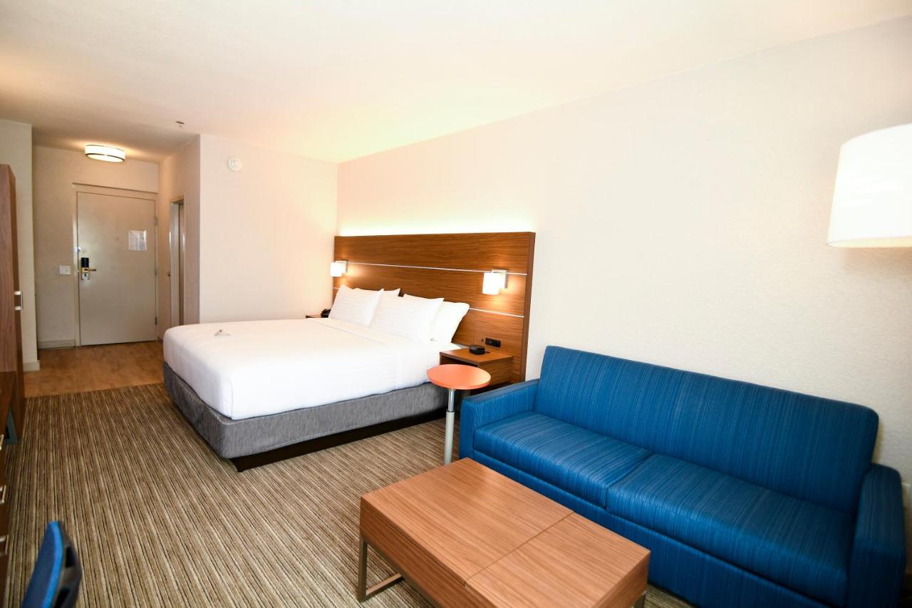 King Room with King Bed and Full Size Sofa Bed - Non-Smoking at Holiday Inn Express & Suites Port Clinton-Catawba Island by IHG