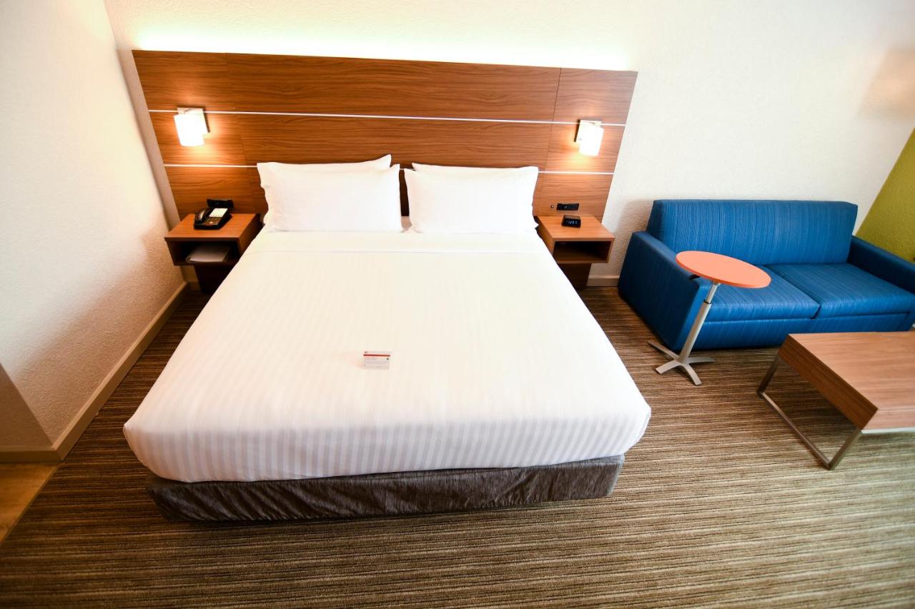 King Room with King Bed and Full Size Sofa Bed - Non-Smoking at Holiday Inn Express & Suites Port Clinton-Catawba Island by IHG