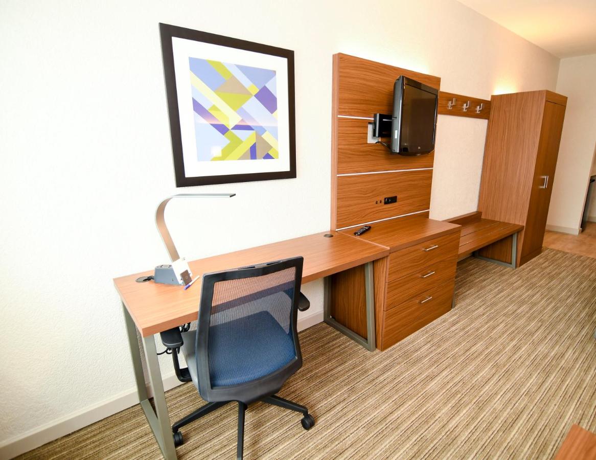 King Room with King Bed and Full Size Sofa Bed - Non-Smoking at Holiday Inn Express & Suites Port Clinton-Catawba Island by IHG