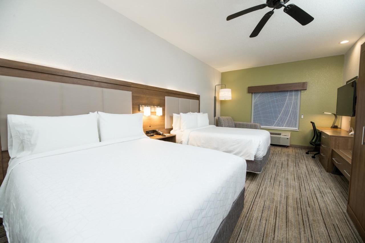 Queen Room with Two Queen Beds at Holiday Inn Express Clinton by IHG