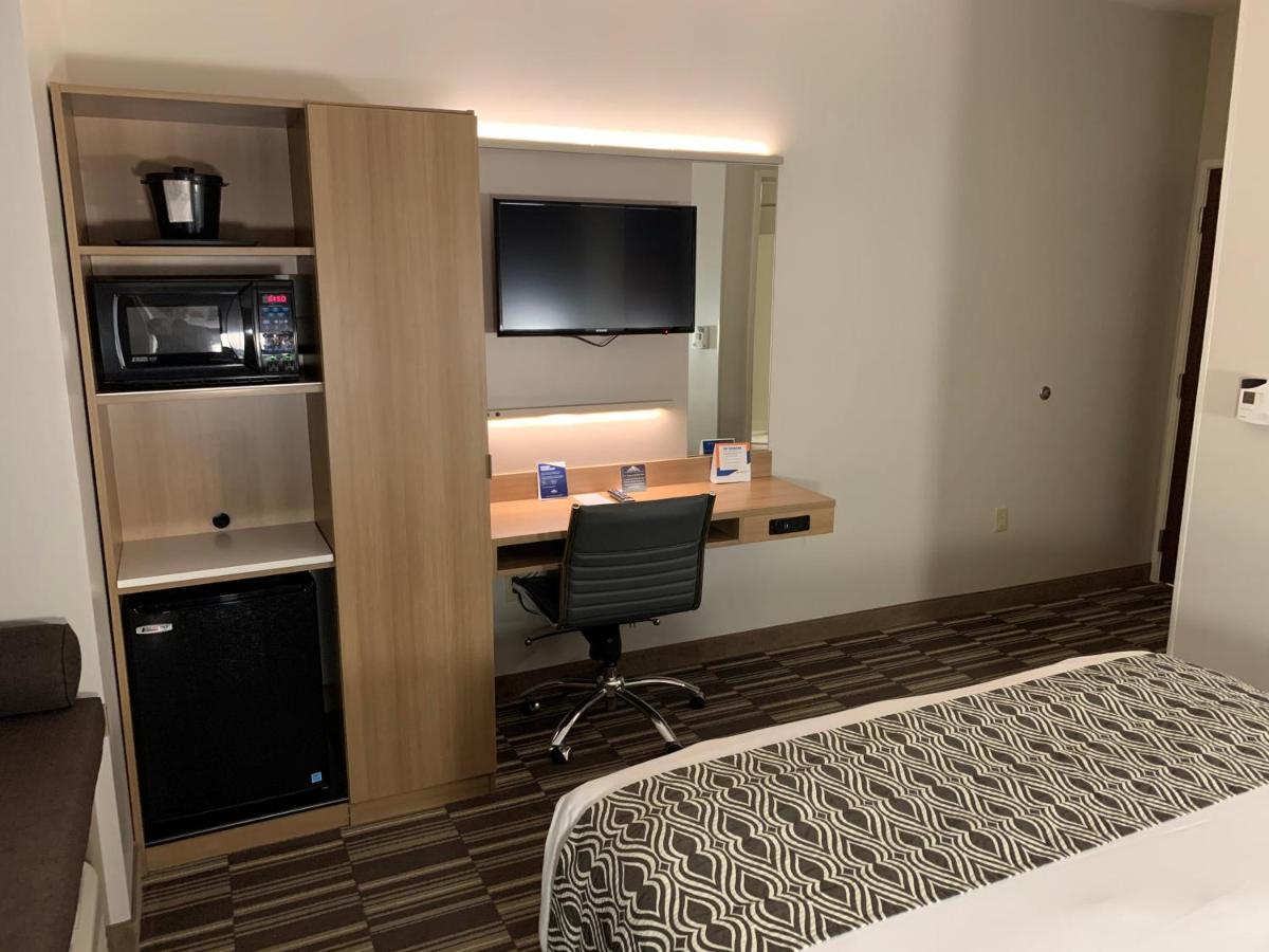Queen Room - Non-Smoking at Microtel Inn & Suites By Wyndham Georgetown Delaware Beaches