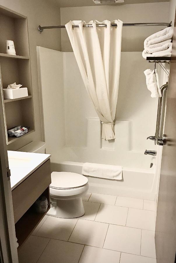 Queen Room - Non-Smoking at Microtel Inn & Suites By Wyndham Georgetown Delaware Beaches