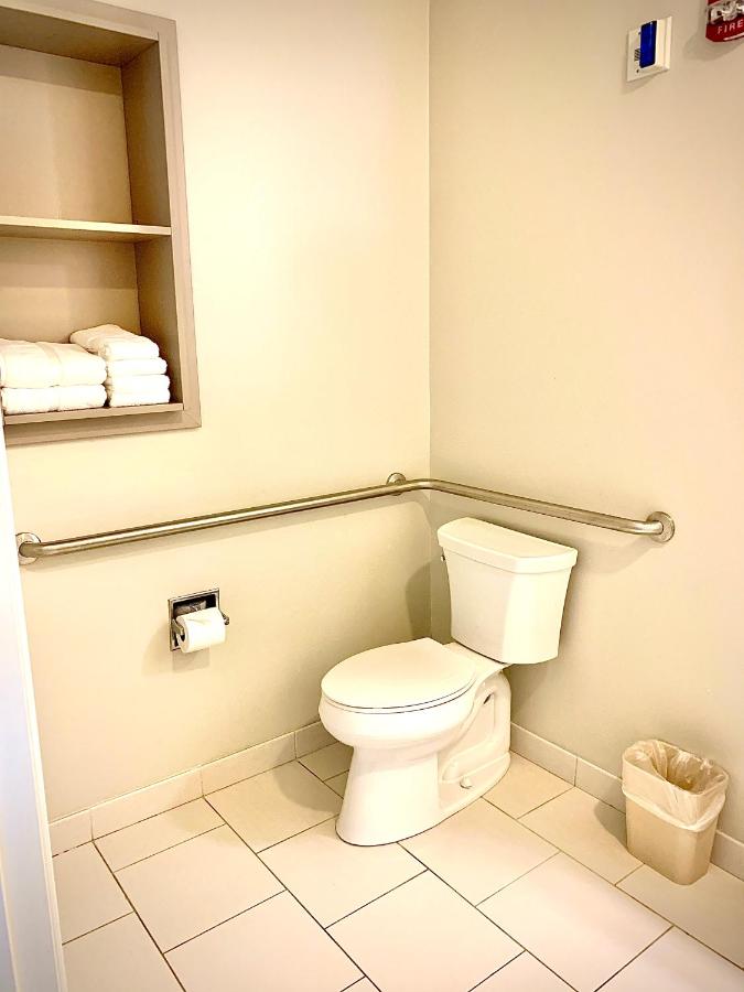 Queen Room - Disability Access- Non-Smoking at Microtel Inn & Suites By Wyndham Georgetown Delaware Beaches