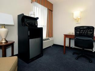 Room #32821121 at Best Western Executive Hotel Of New Haven - West Haven