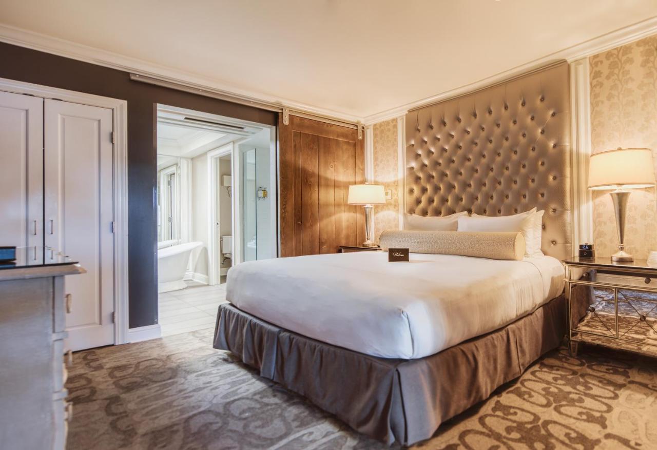 King Suite at Hotel Ballard