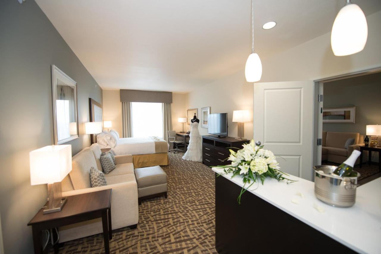 Suite - Non-Smoking at Holiday Inn Express & Suites Denver South - Castle Rock by IHG