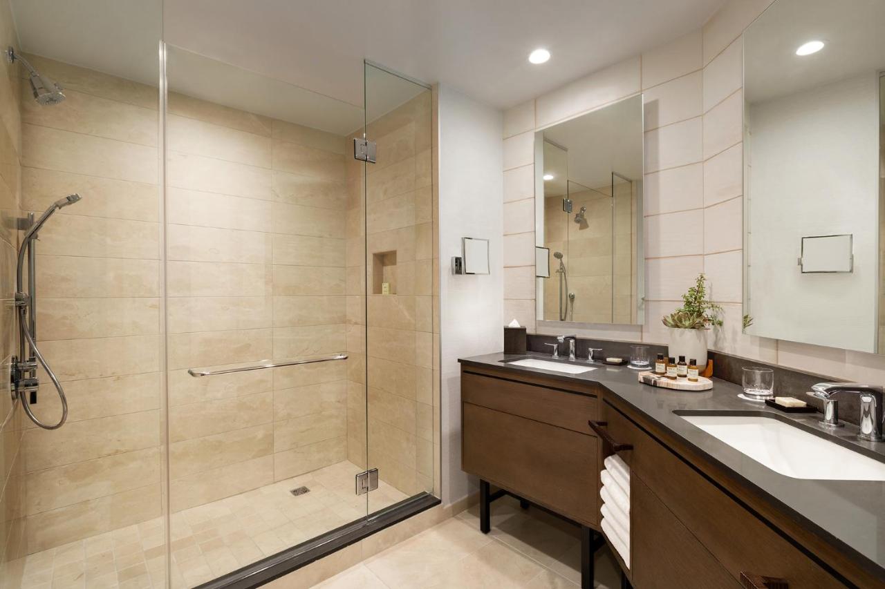 Deluxe King Room with Balcony at Fairmont Scottsdale Princess