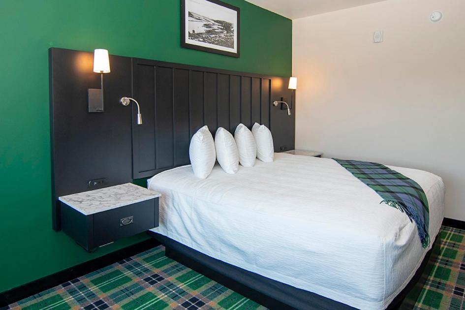 Suite with River View at Water Street Inn