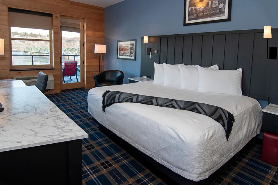 Suite with River View at Water Street Inn