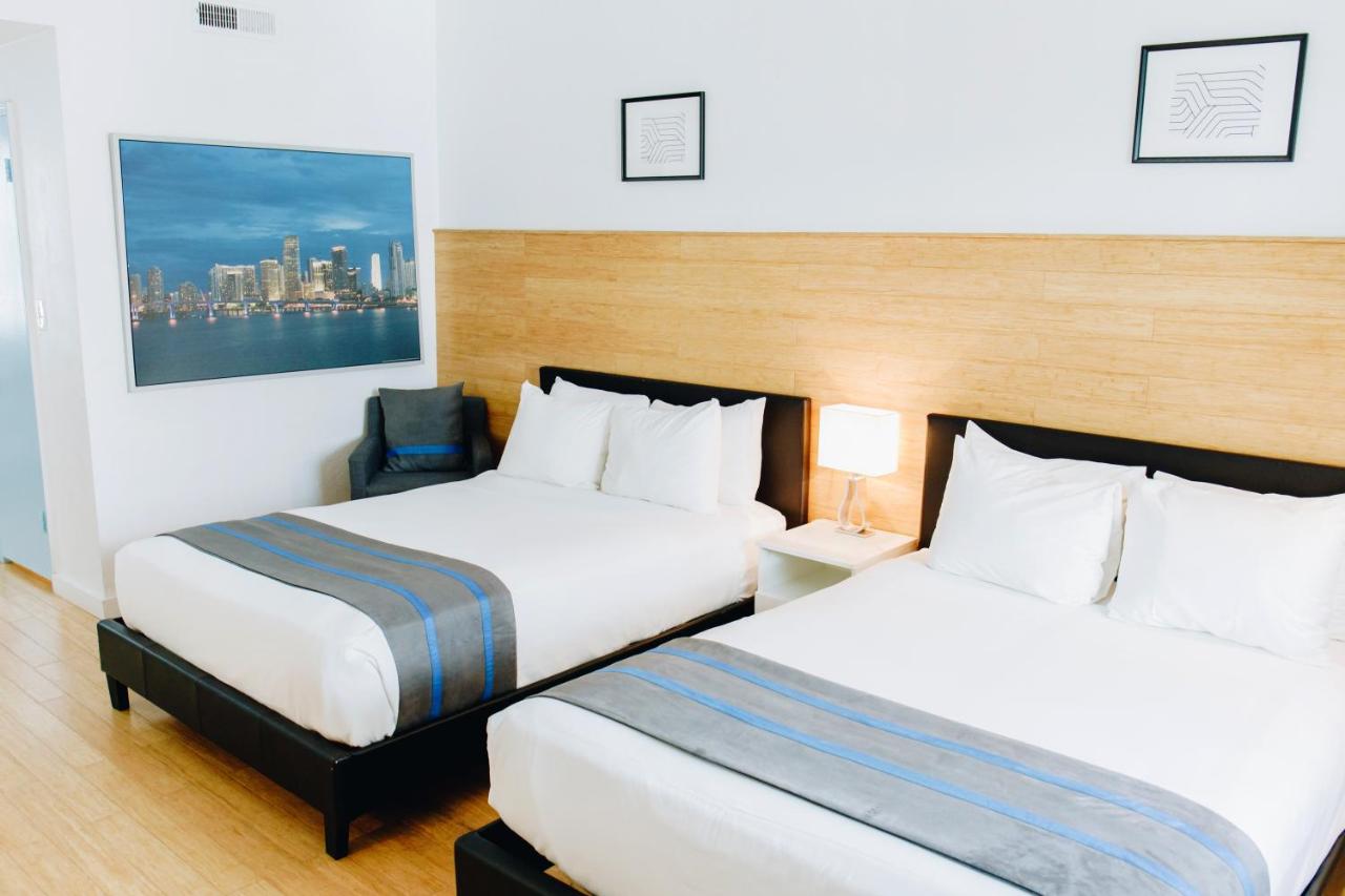 Standard Double Room at Aqua Hotel & Suites
