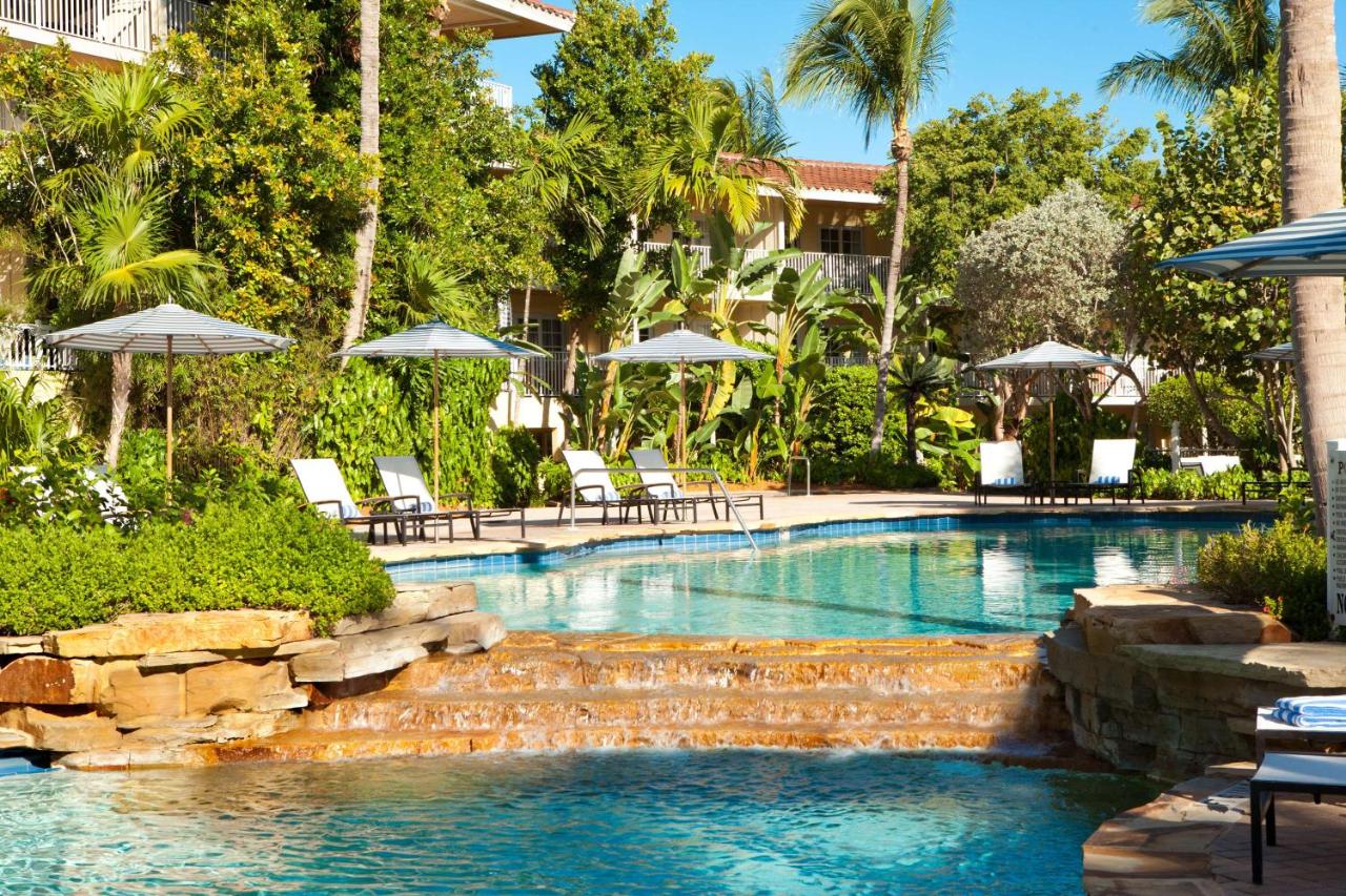 Queen Room with Pool View at LaPlaya Beach & Golf Resort - A Noble House Resort