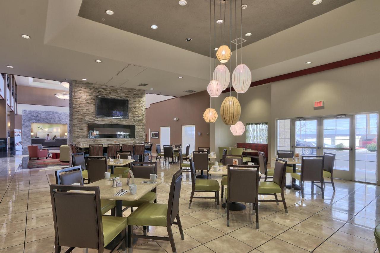  | Holiday Inn Hotel & Suites Albuquerque Airport