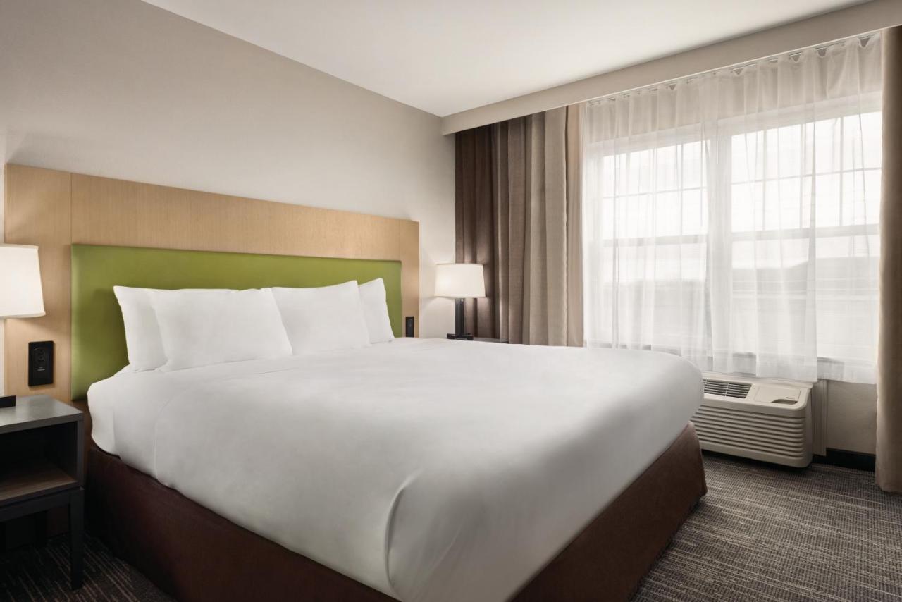 One-Bedroom King Suite - Non-Smoking at Country Inn & Suites by Radisson, Dubuque, IA