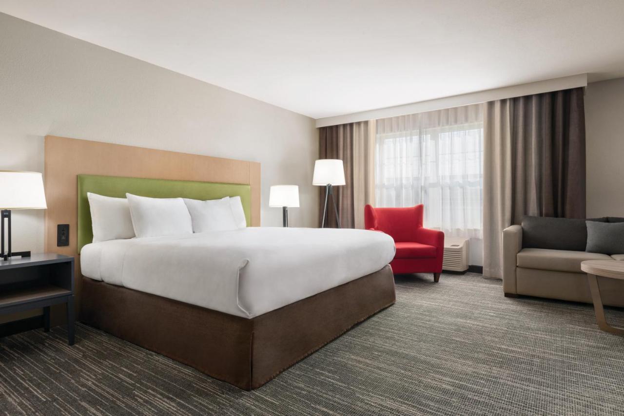 One-Bedroom King Suite - Non-Smoking at Country Inn & Suites by Radisson, Dubuque, IA