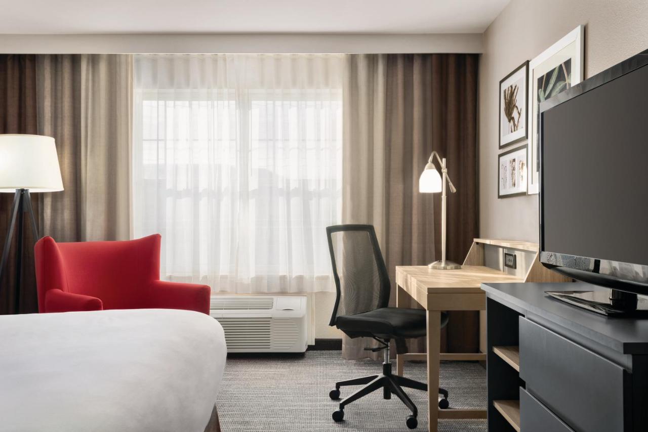 King Room - Non-Smoking at Country Inn & Suites by Radisson, Dubuque, IA