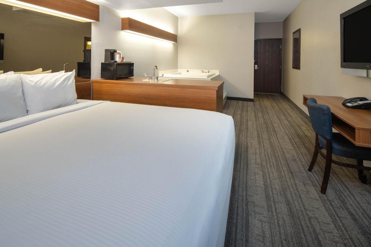 Room #18064821 at Baymont by Wyndham Las Vegas South Strip