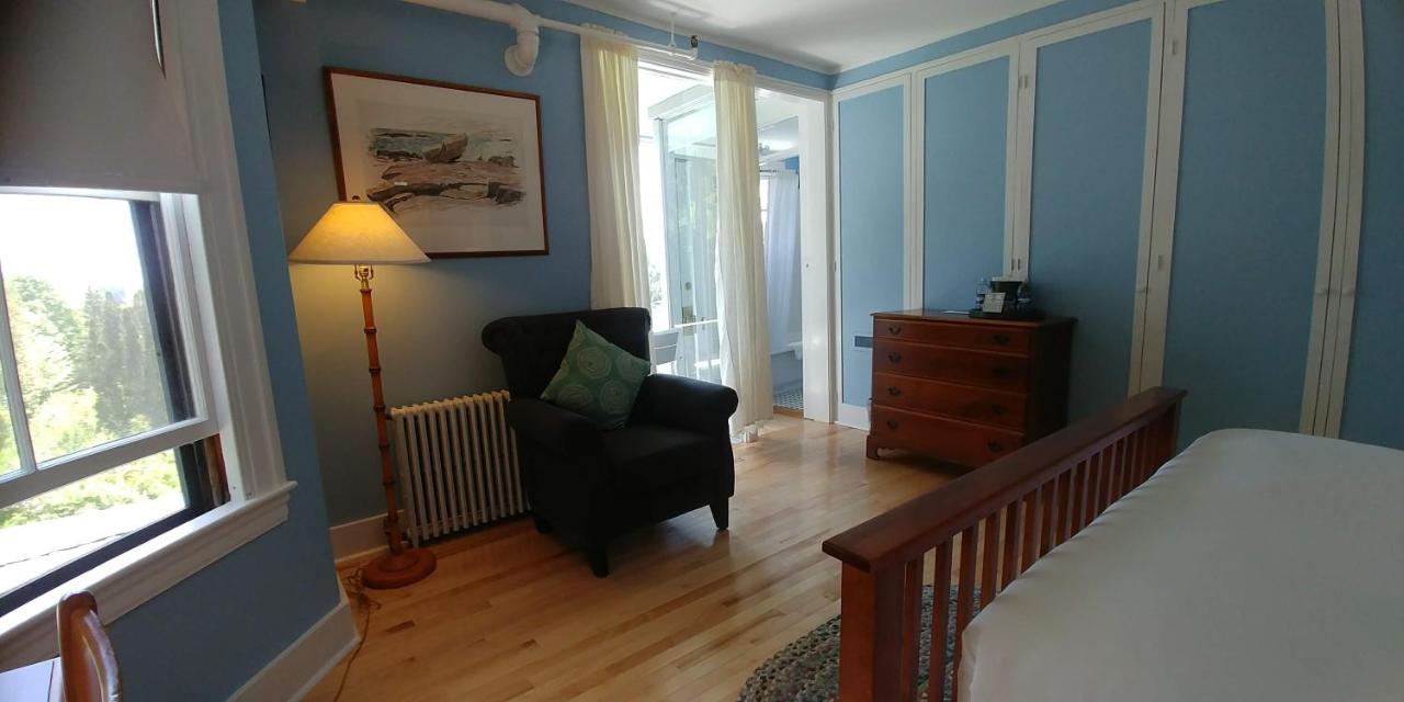 Queen Room with Balcony at Asticou Inn