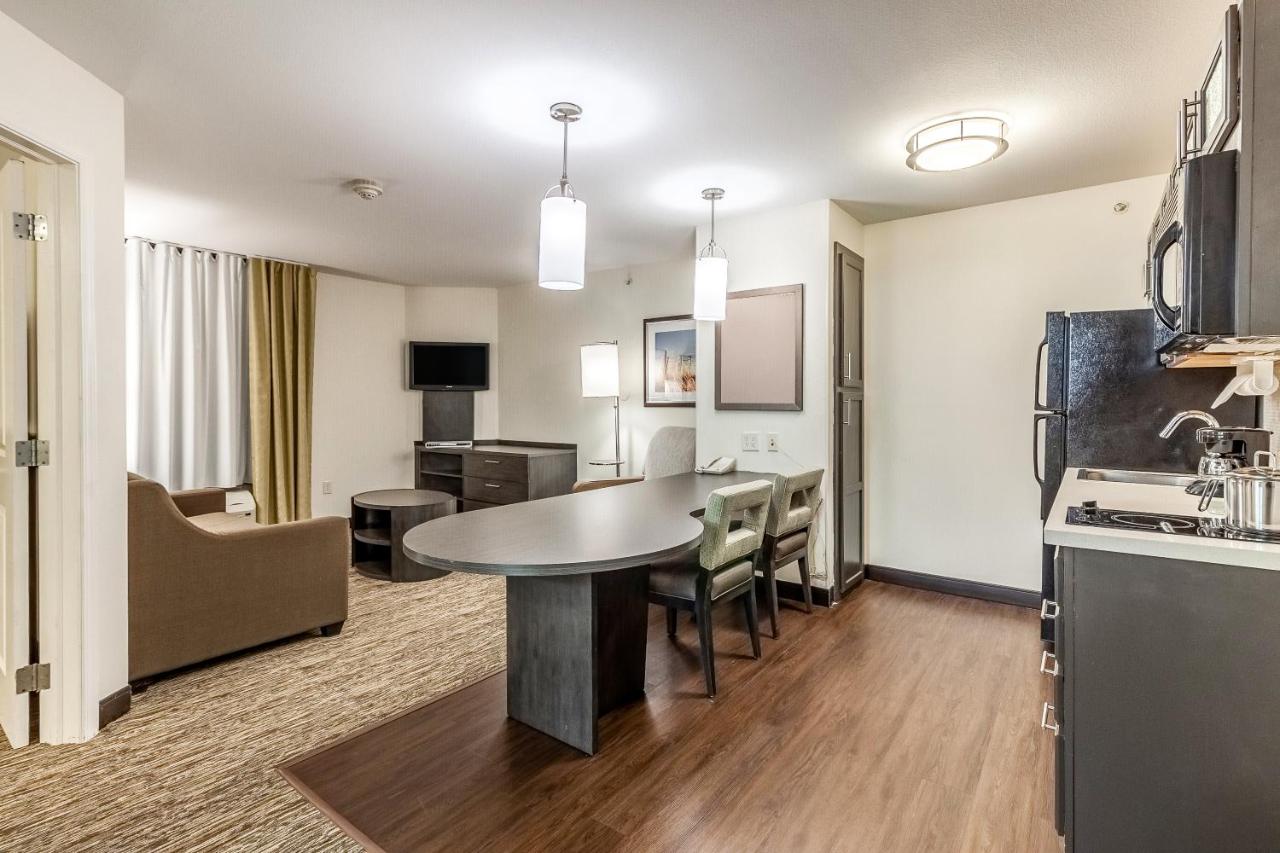 One-Bedroom Queen Suite - Non-Smoking at Candlewood Suites Lincoln by IHG