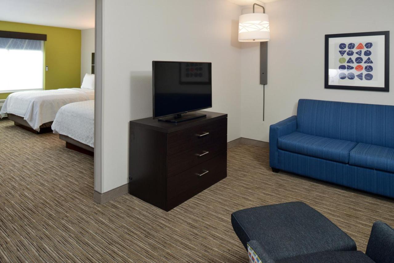 Queen Suite with Two Queen Beds - Non-Smoking at Holiday Inn Express & Suites Pueblo North by IHG
