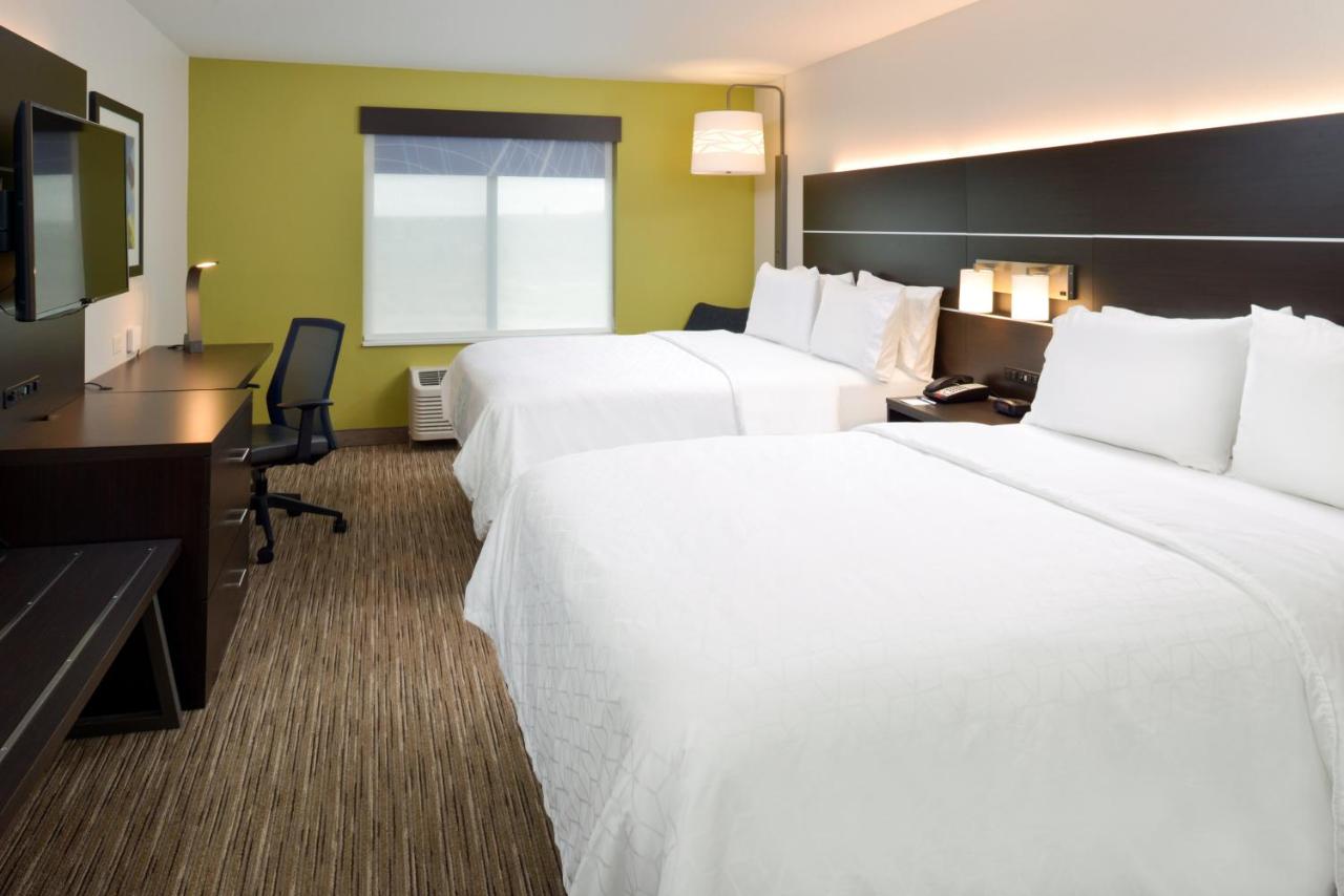 Queen Room with Two Queen Beds - Non-Smoking at Holiday Inn Express & Suites Pueblo North by IHG