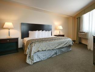 Room #4986218 at Best Western Plus Philadelphia Airport S. At Widener Univ.