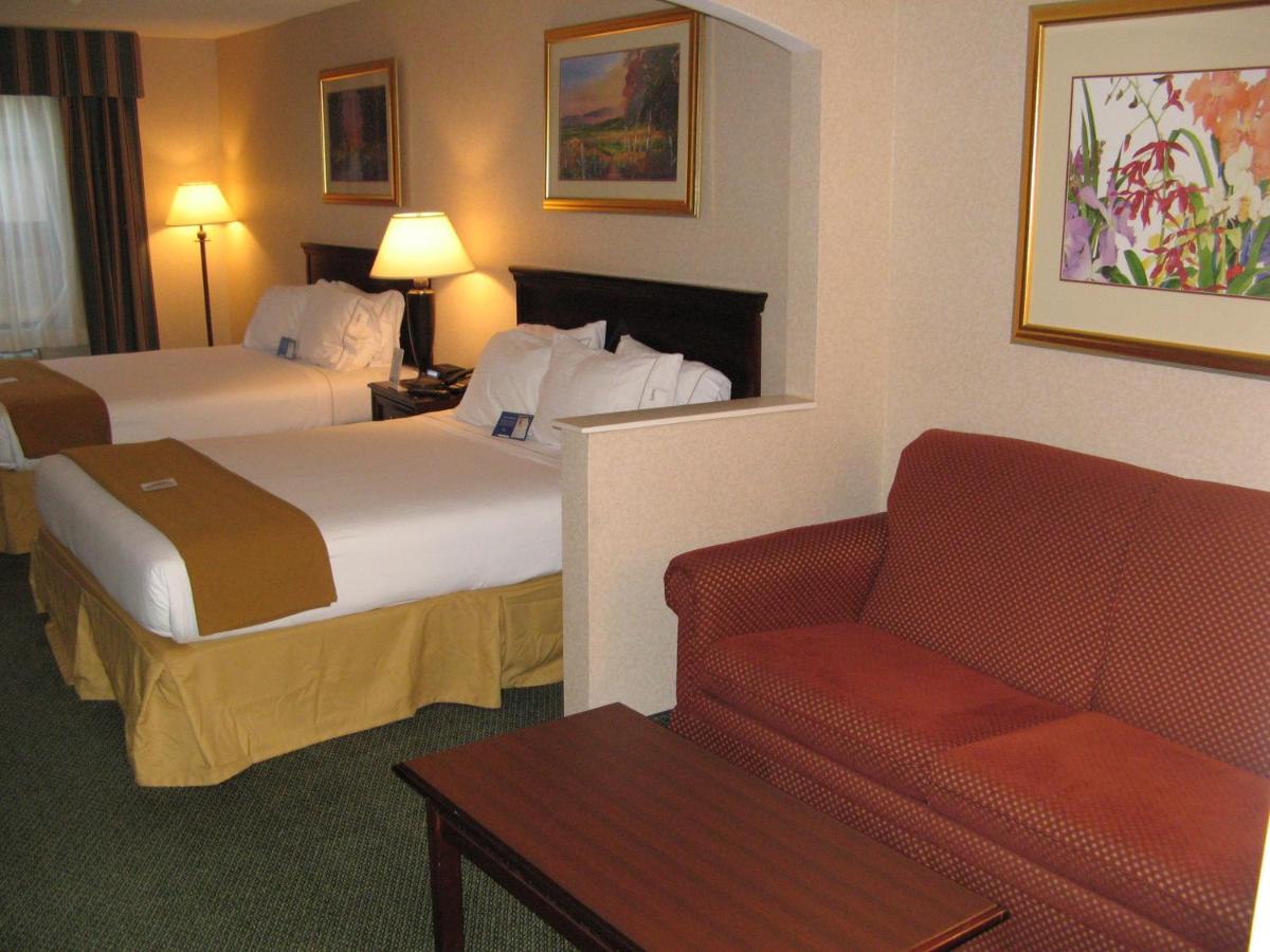 Deluxe Double Room - Non-Smoking at Holiday Inn Express & Suites O'Fallon/Shiloh by IHG