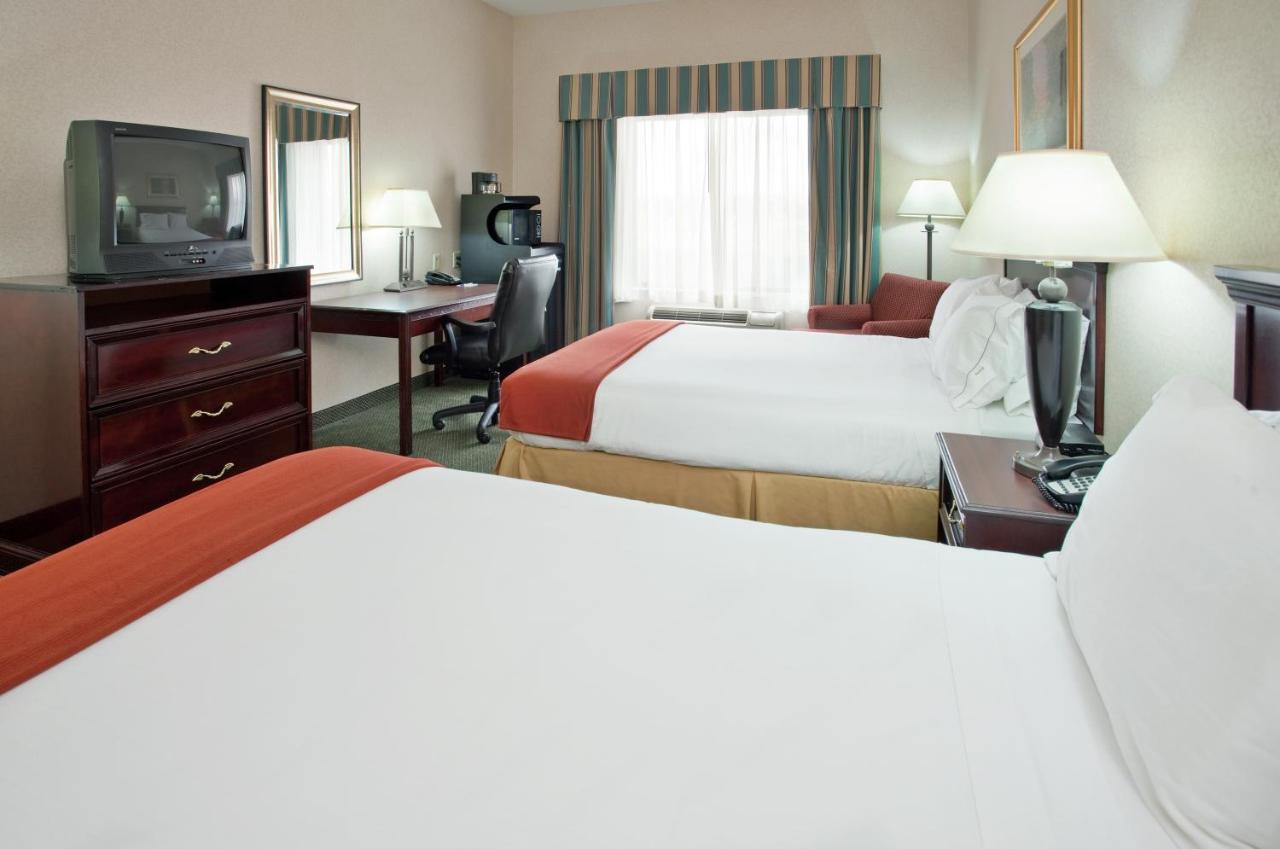 Deluxe Double Room - Non-Smoking at Holiday Inn Express & Suites O'Fallon/Shiloh by IHG