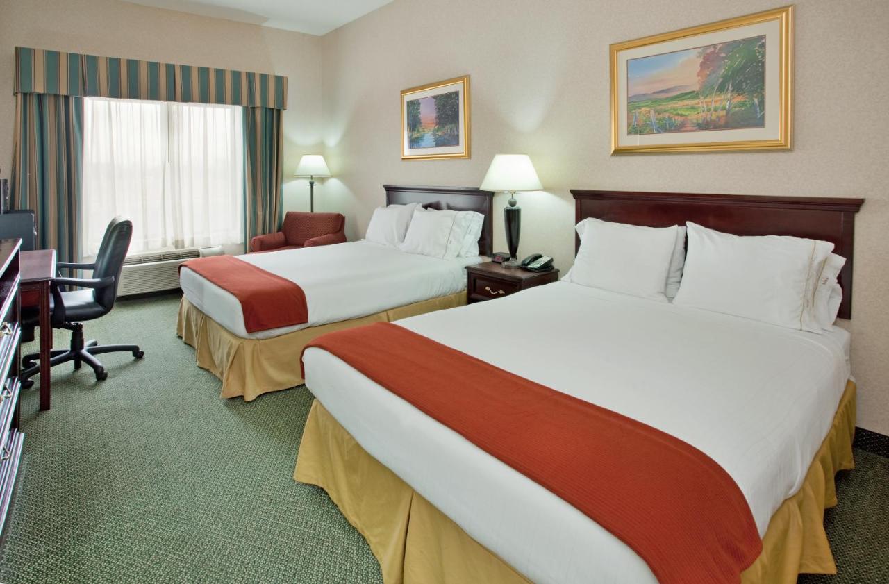 Deluxe Double Room - Non-Smoking at Holiday Inn Express & Suites O'Fallon/Shiloh by IHG