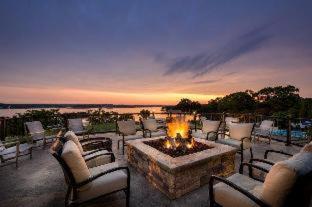 Room #52232716 at Lodge Of Four Seasons Golf Resort, Marina & Spa