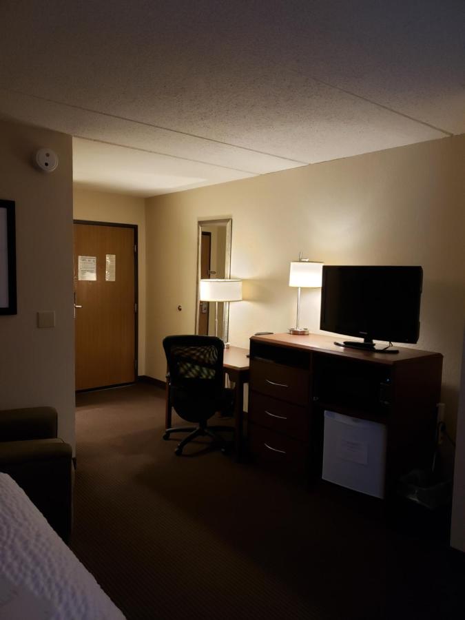 Superior King Room - Non-Smoking at AmericInn by Wyndham Iron River