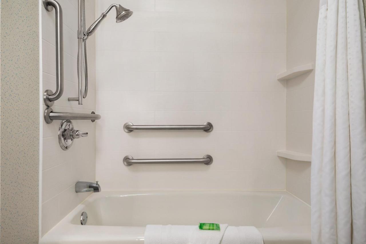 King Suite - Disability Access at Holiday Inn Express & Suites McAlester by IHG