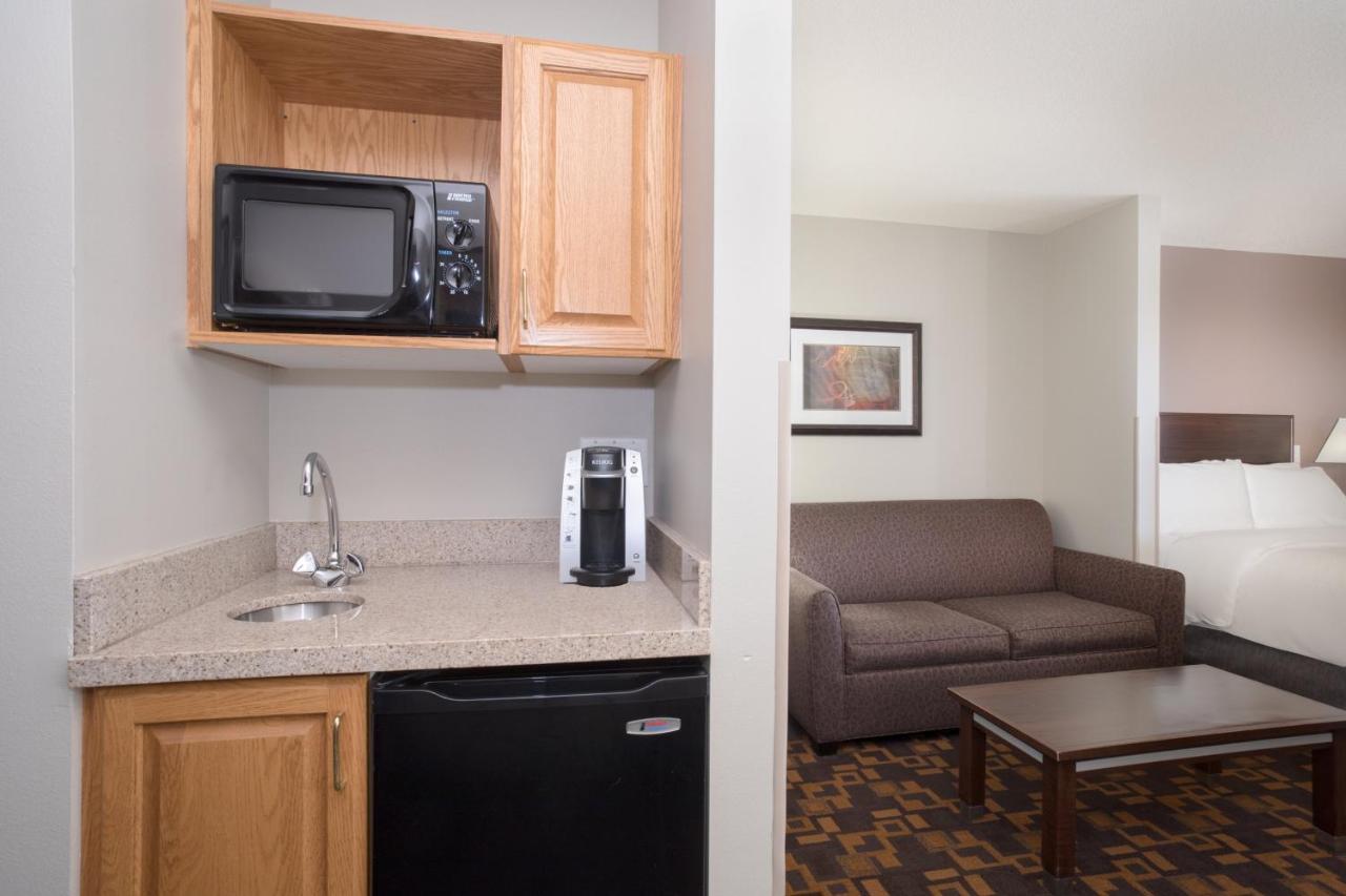 Queen Suite with Two Queen Beds - Non-Smoking at Holiday Inn Express & Suites Yankton by IHG