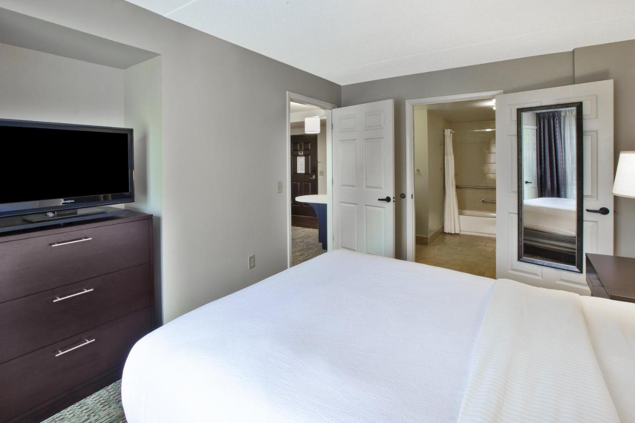 Two-Bedroom Queen Suite - Hearing Accessible - Non-Smoking at Staybridge Suites Cleveland Mayfield Heights Beachwood by IHG