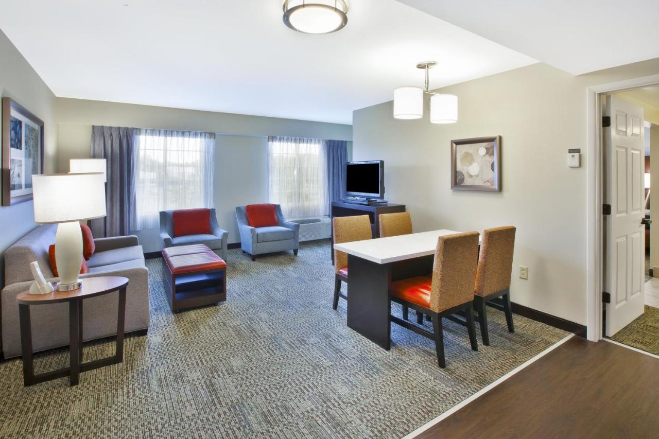One-Bedroom Queen Suite - Non-Smoking at Staybridge Suites Cleveland Mayfield Heights Beachwood by IHG