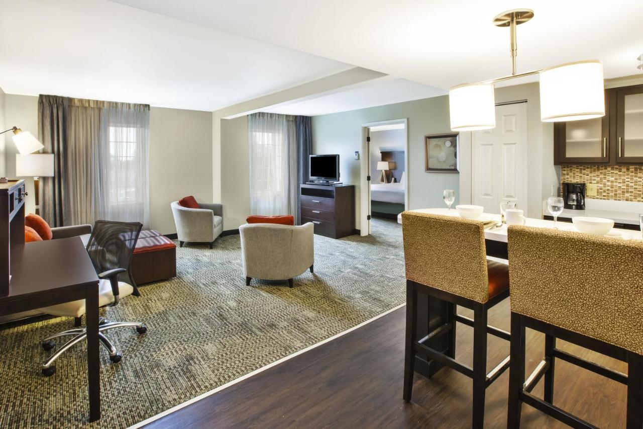 One-Bedroom King Suite with Spa Bath - Non-Smoking at Staybridge Suites Cleveland Mayfield Heights Beachwood by IHG