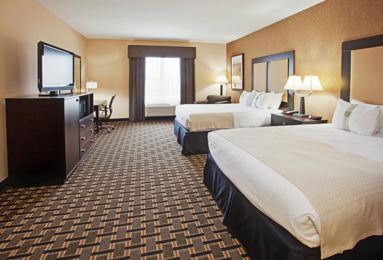 Queen Room with Two Queen Beds - Disability Access at Holiday Inn Arlington NE-Rangers Ballpark, an IHG Hotel