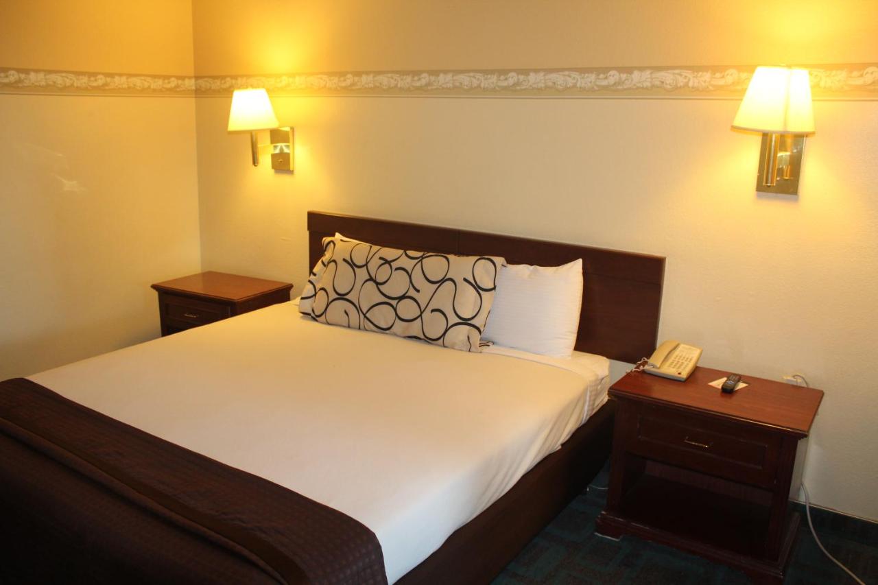 King Room at Shalimar Hotel of Las Vegas