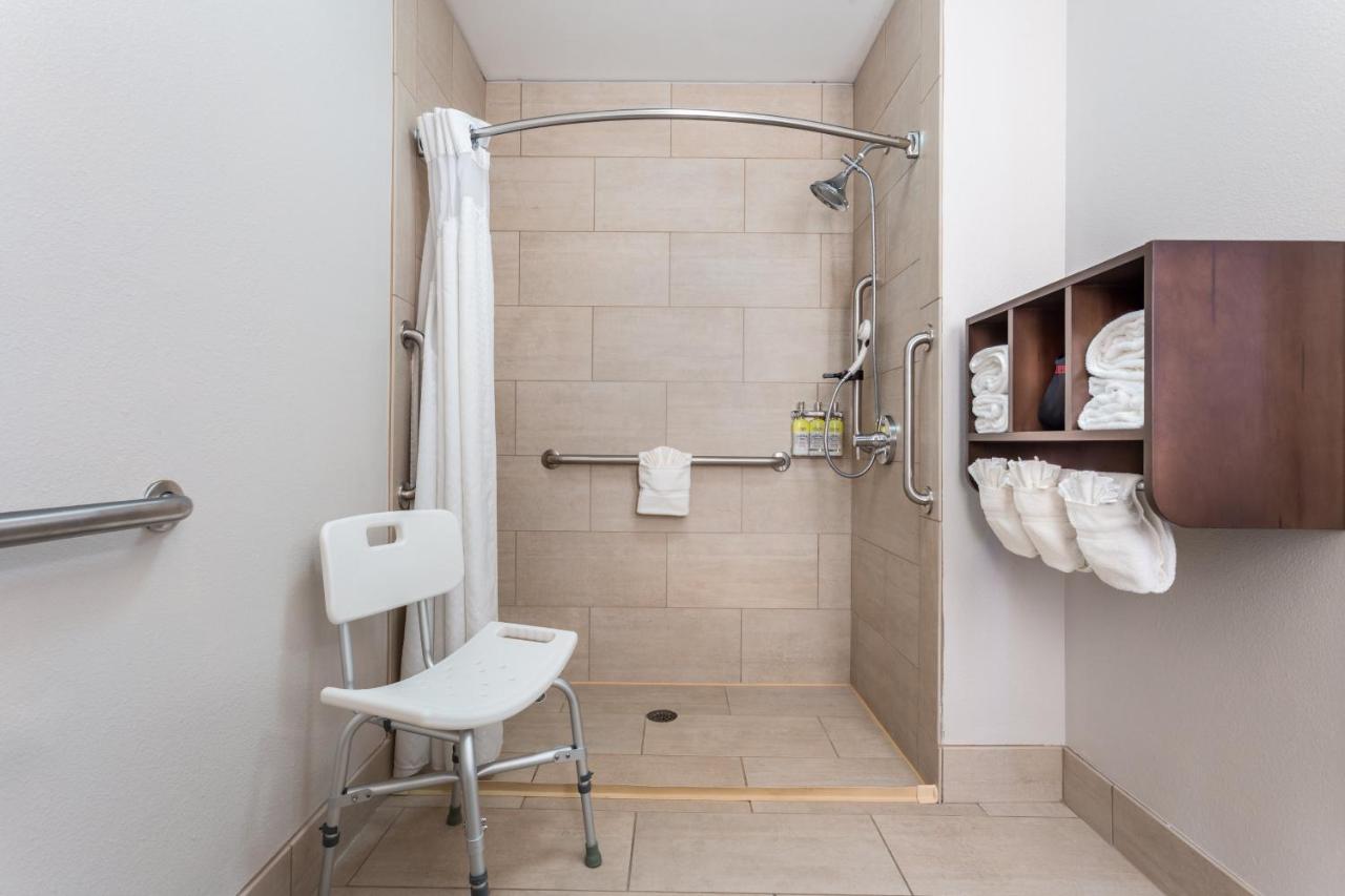 King Room - Disability Access Roll in Shower at Holiday Inn Express & Suites Scottsburg by IHG