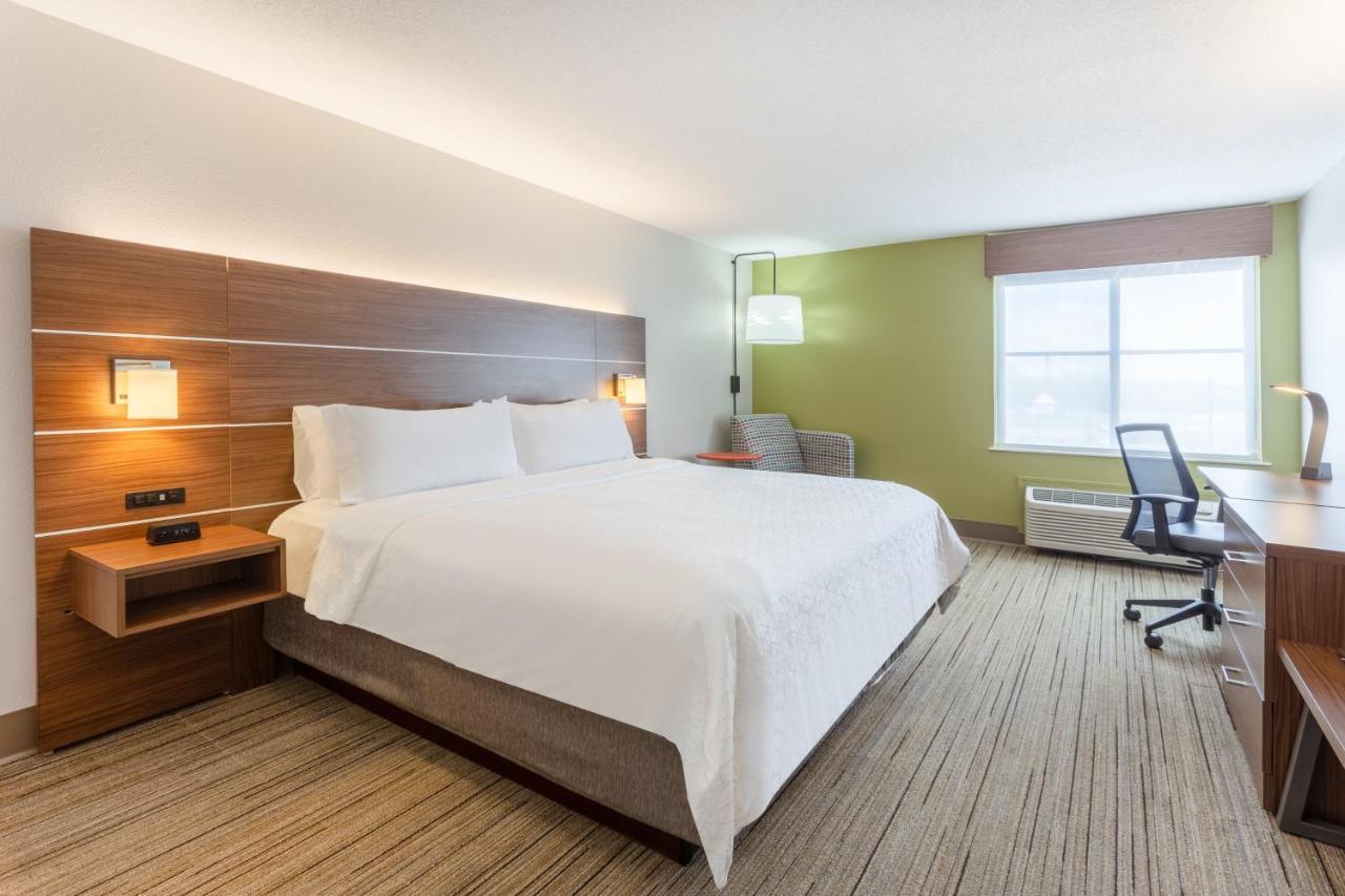 King Room - Non-Smoking at Holiday Inn Express & Suites Scottsburg by IHG
