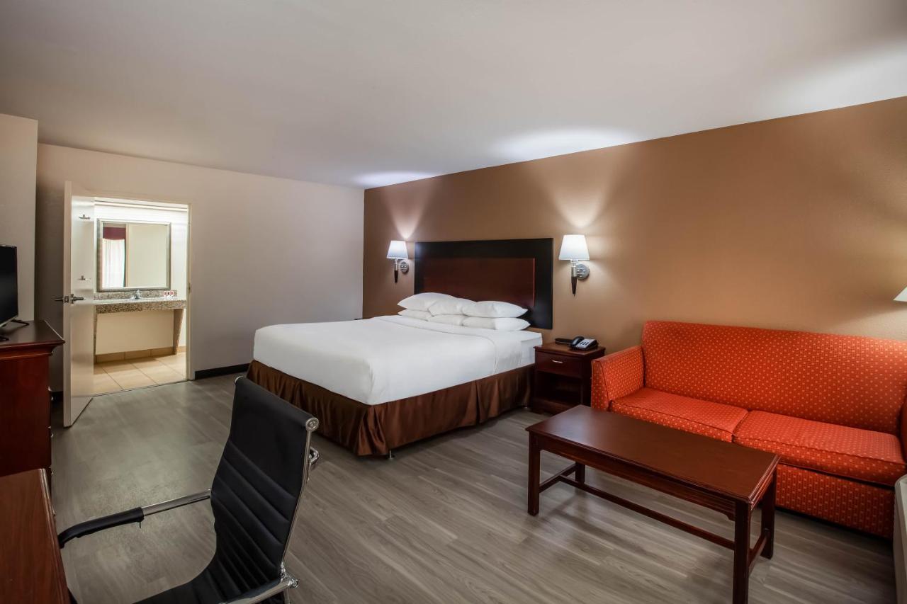 King Room - Disability Access at Days Inn & Suites by Wyndham Tyler