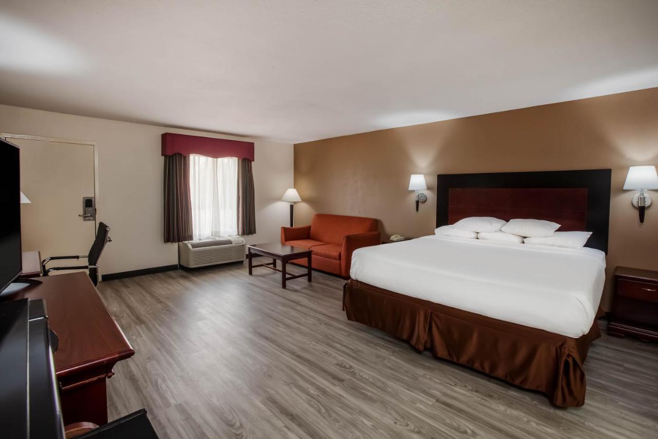 Studio King Suite - Non-Smoking at Days Inn & Suites by Wyndham Tyler