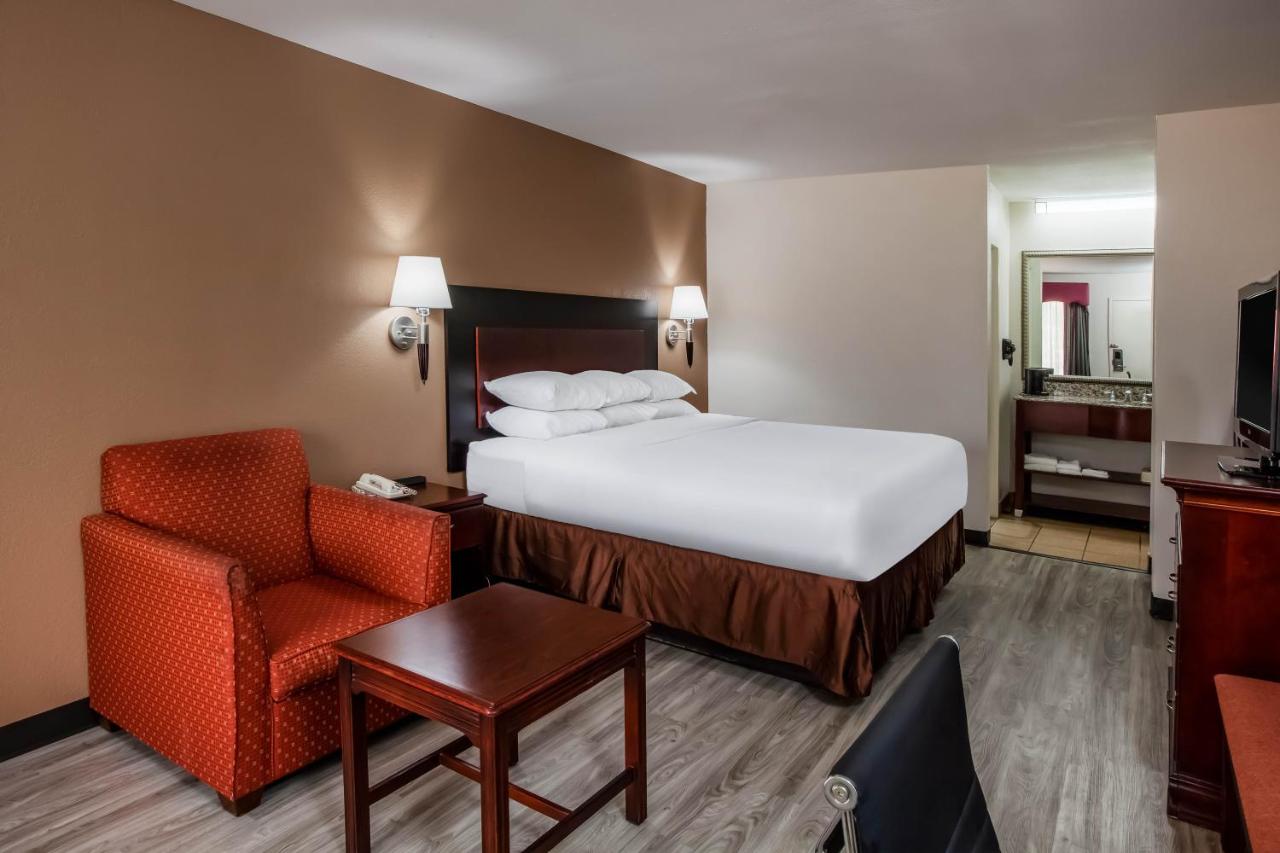 King Room - Disability Access at Days Inn & Suites by Wyndham Tyler