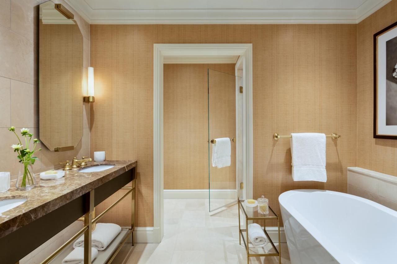 King Room with Roll-In Shower - Disability Access at Rosewood Mansion on Turtle Creek