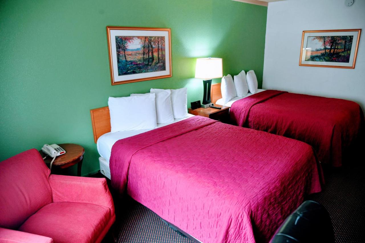 Double Room with Two Double Beds - Non-Smoking at Douglas Inn & Conference Center