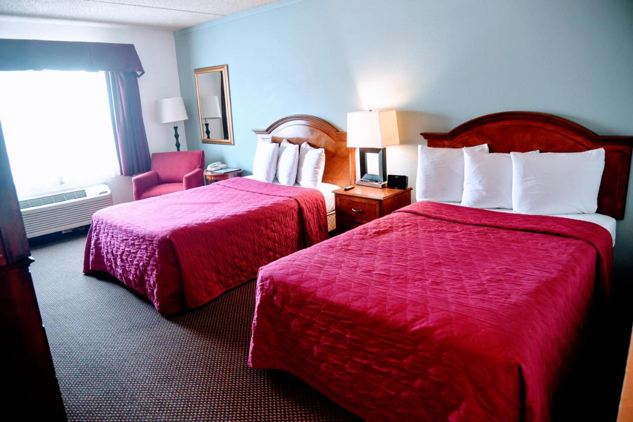 Double Room with Two Double Beds - Non-Smoking at Douglas Inn & Conference Center