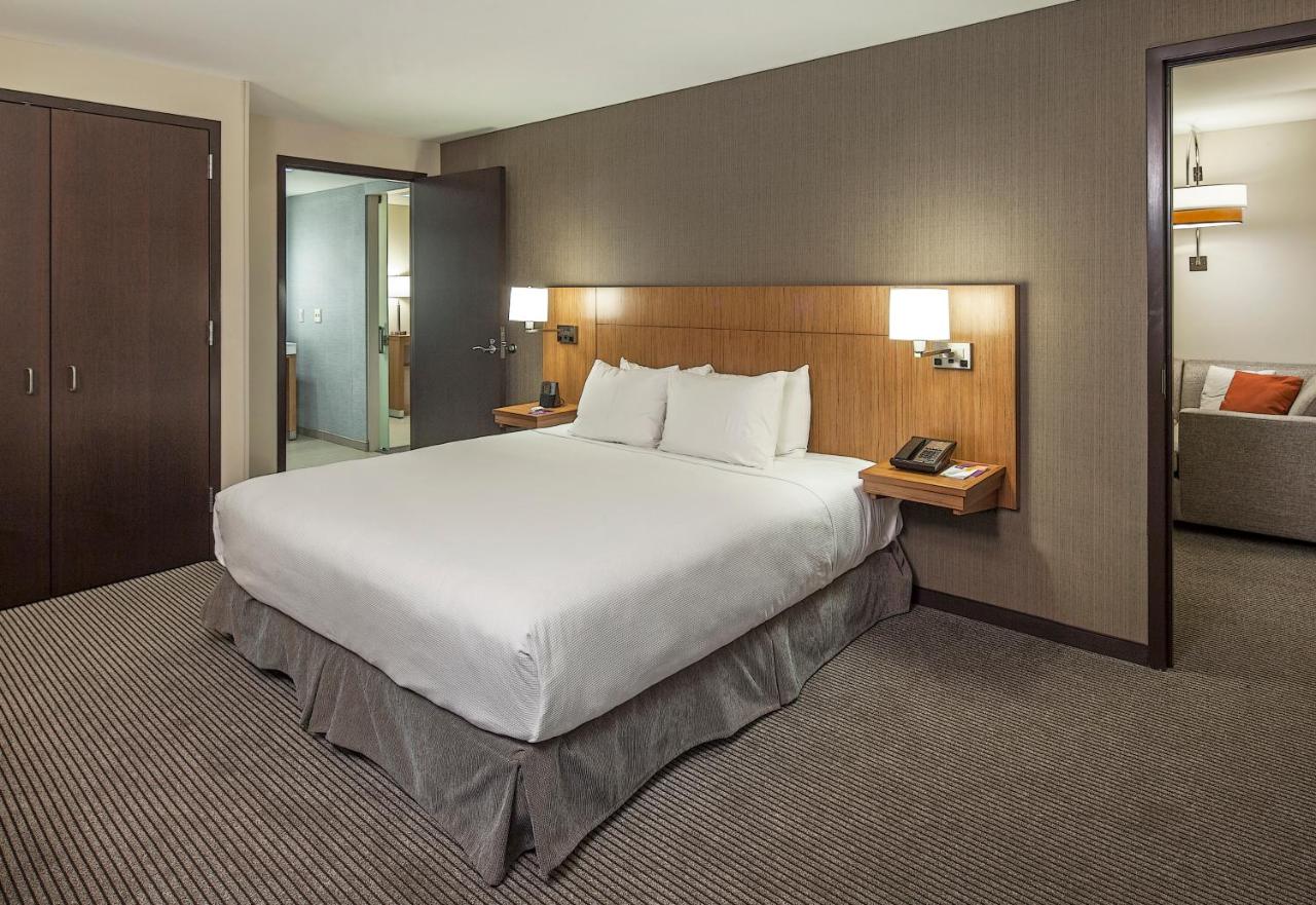 Ada King Suite Shower at Hyatt Place Lincoln / Downtown - Haymarket
