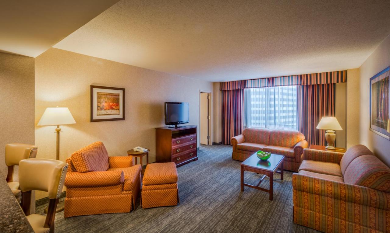 King Suite - Non-Smoking at Holiday Inn Arlington at Ballston, an IHG Hotel