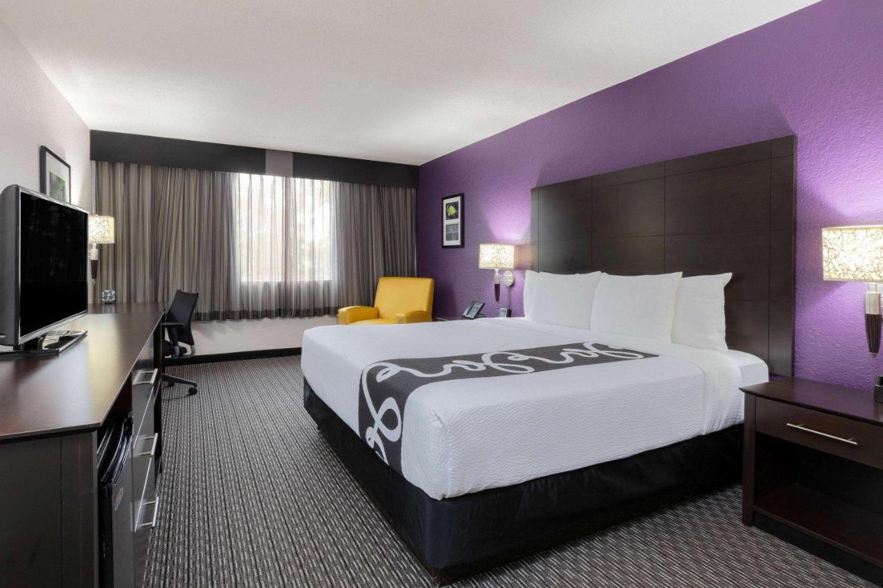 King Room - Disability Access at La Quinta Inn & Suites by Wyndham Clifton/Rutherford
